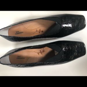NWOT Ros Hommerson Heels